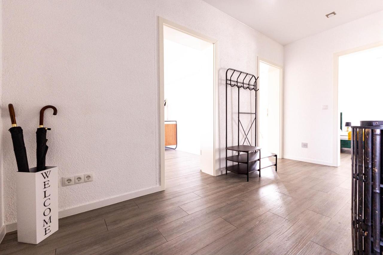 Design Apartment Zentral Fuer 6 In Andernach: Ausblick, Wifi, Kueche Exteriör bild