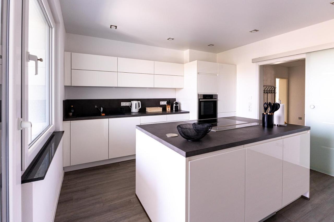 Design Apartment Zentral Fuer 6 In Andernach: Ausblick, Wifi, Kueche Exteriör bild