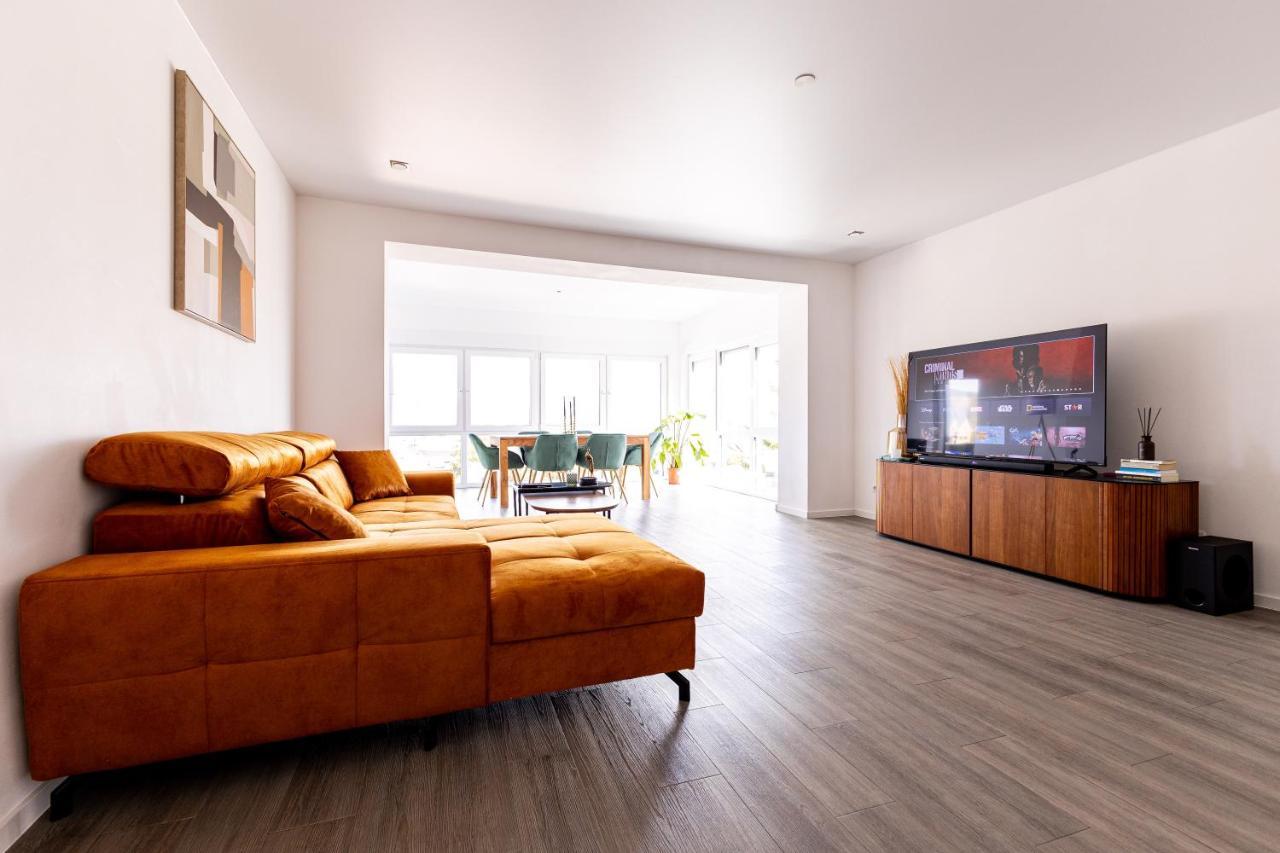 Design Apartment Zentral Fuer 6 In Andernach: Ausblick, Wifi, Kueche Exteriör bild